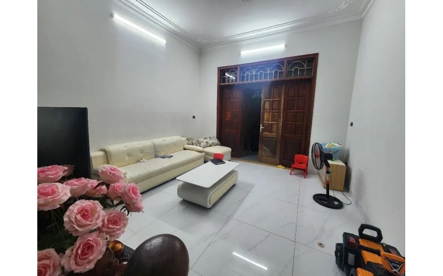 Siêu hiếm Lạc Long Quân Cầu Giấy, ngõ nông rộng, dtich 29m, giá chỉ nhỉnh 5 tỷ